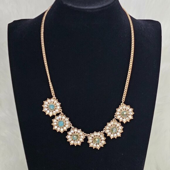 💎Vintage Aquamarine Rhinestones Inlaid Flower Gold Tone Necklace - Picture 9 of 9